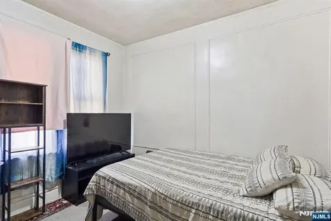 318 Ellery Avenue Newark NJ 07106