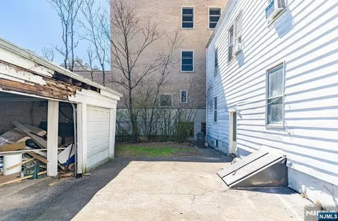 318 Ellery Avenue Newark NJ 07106