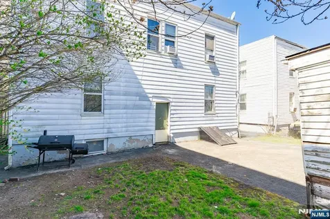 318 Ellery Avenue Newark NJ 07106