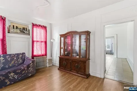 318 Ellery Avenue Newark NJ 07106