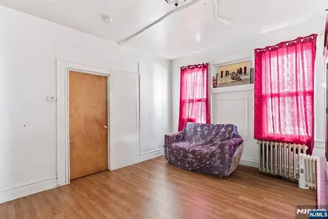 318 Ellery Avenue Newark NJ 07106