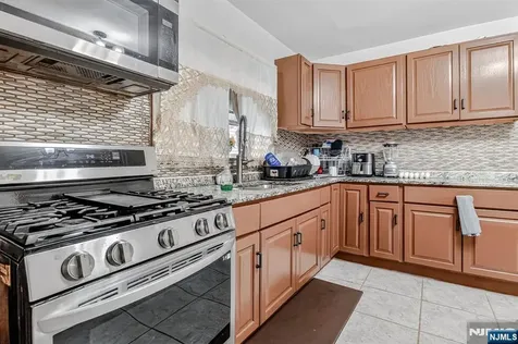 754 Highland Avenue Newark NJ 07104