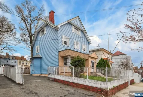 754 Highland Avenue Newark NJ 07104