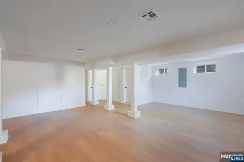 287 Orange Road Montclair NJ 07042