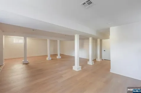 287 Orange Road Montclair NJ 07042