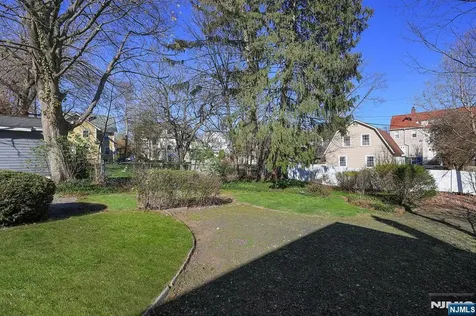 287 Orange Road Montclair NJ 07042