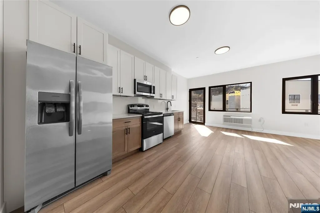 87-89 Mary Paterson NJ 07503