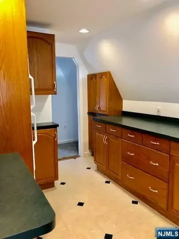 21 Columbus Street Bloomfield NJ 07003