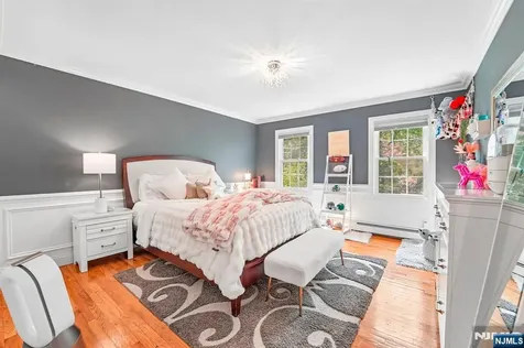 52 Stonefence Road Oakland NJ 07436