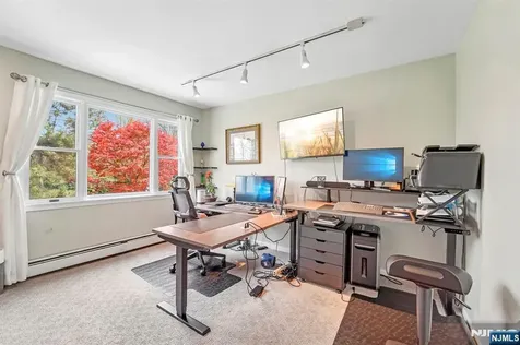 52 Stonefence Road Oakland NJ 07436