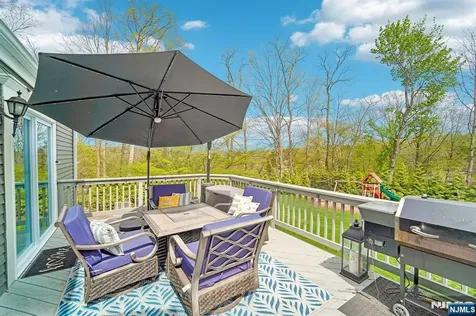 52 Stonefence Road Oakland NJ 07436
