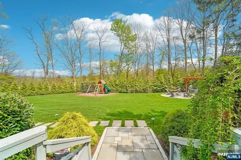52 Stonefence Road Oakland NJ 07436