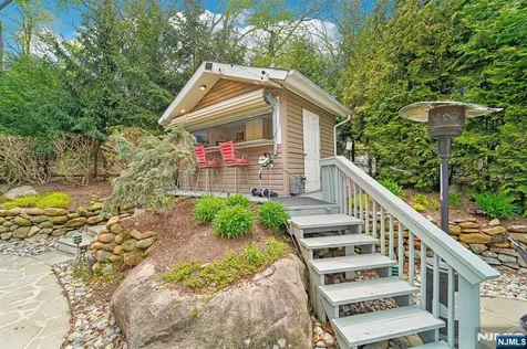 52 Stonefence Road Oakland NJ 07436