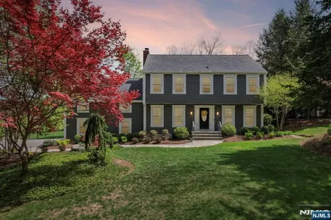 52 Stonefence Road Oakland NJ 07436