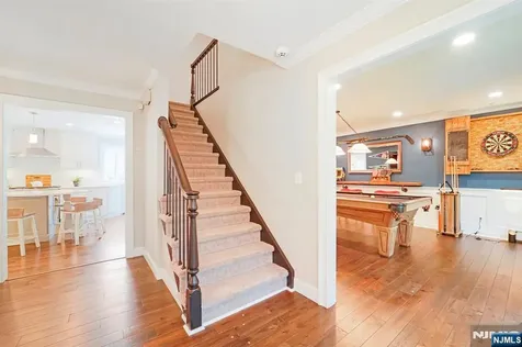 52 Stonefence Road Oakland NJ 07436
