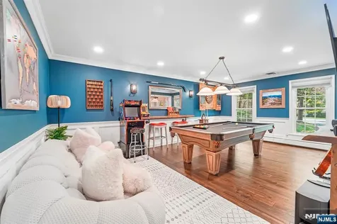52 Stonefence Road Oakland NJ 07436