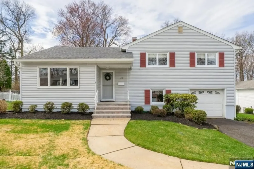 28 Park West Caldwell NJ 07006