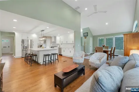 631 Cooper Avenue Oradell NJ 07649