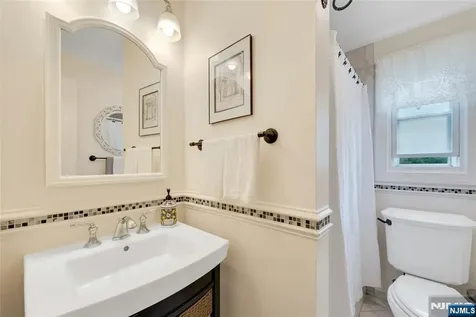 631 Cooper Avenue Oradell NJ 07649