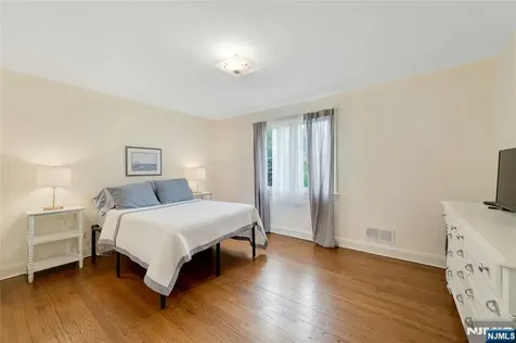 631 Cooper Avenue Oradell NJ 07649