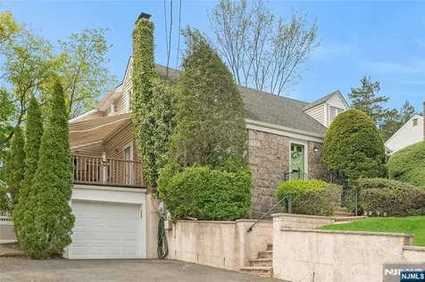 631 Cooper Avenue Oradell NJ 07649