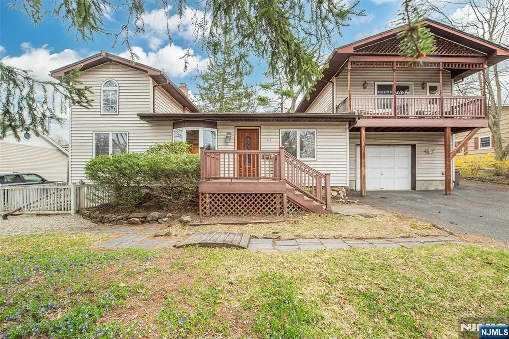 47 Laurel Drive Wayne NJ 07470
