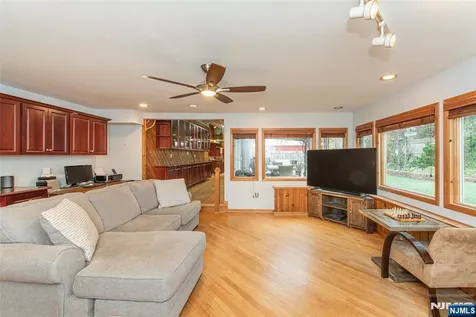 47 Laurel Drive Wayne NJ 07470