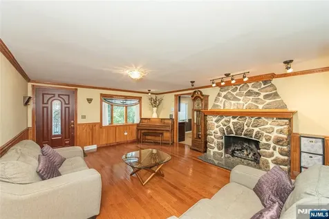 47 Laurel Drive Wayne NJ 07470
