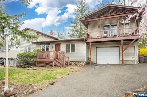 47 Laurel Drive Wayne NJ 07470