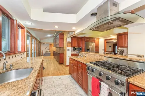 47 Laurel Drive Wayne NJ 07470