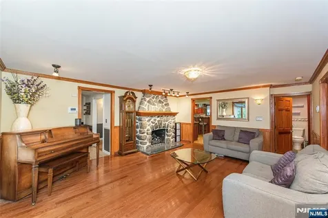 47 Laurel Drive Wayne NJ 07470