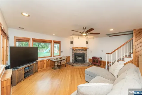 47 Laurel Drive Wayne NJ 07470