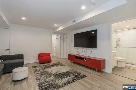 179 5th Street Cresskill NJ 07626