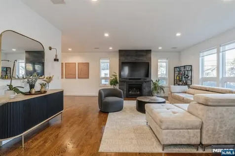 179 5th Street Cresskill NJ 07626