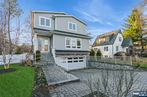 179 5th Street Cresskill NJ 07626