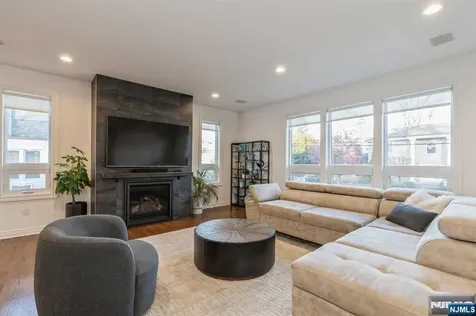 179 5th Street Cresskill NJ 07626