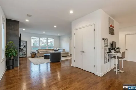 179 5th Street Cresskill NJ 07626