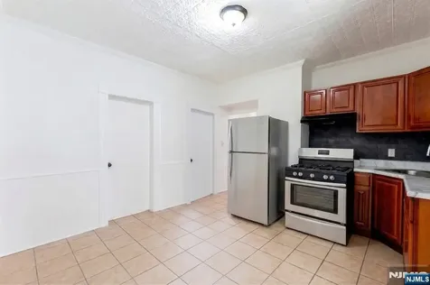 76 4th Street Paterson NJ 07522