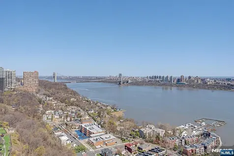 5 Horizon Fort Lee NJ 07024
