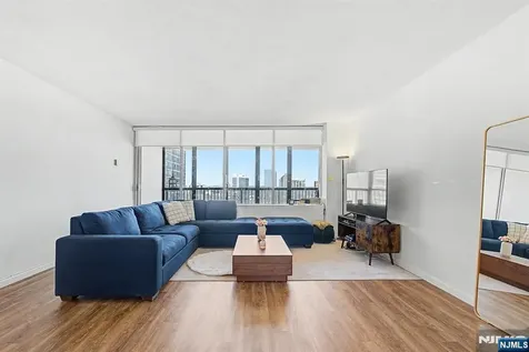 5 Horizon Fort Lee NJ 07024