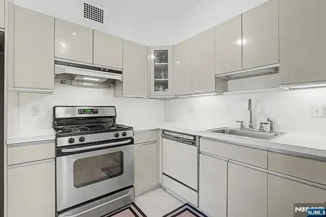 5 Horizon Fort Lee NJ 07024