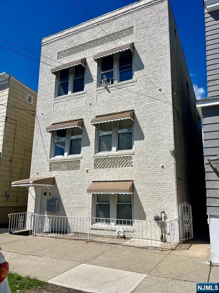 279 Belmont Avenue Belleville NJ 07109