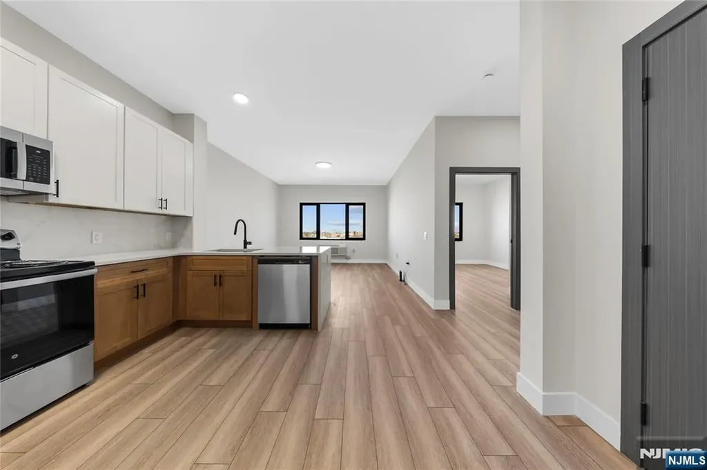 87-89 Mary Paterson NJ 07503