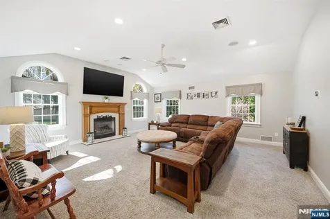 165 Page Drive Oakland NJ 07436