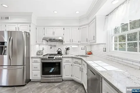 165 Page Drive Oakland NJ 07436
