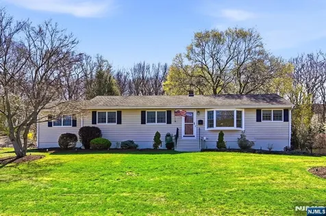 165 Page Drive Oakland NJ 07436