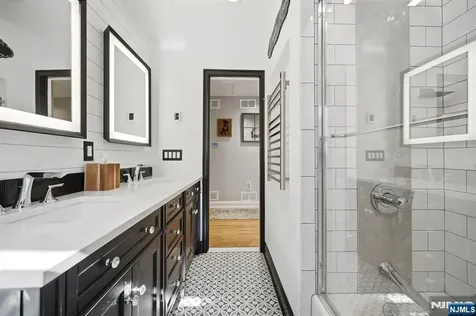 165 Page Drive Oakland NJ 07436