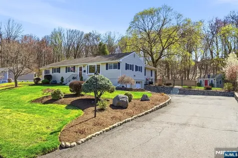 165 Page Drive Oakland NJ 07436