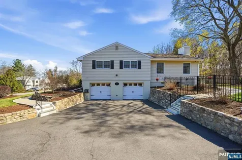 165 Page Drive Oakland NJ 07436