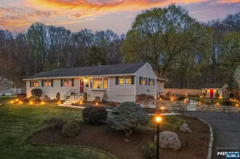 165 Page Drive Oakland NJ 07436